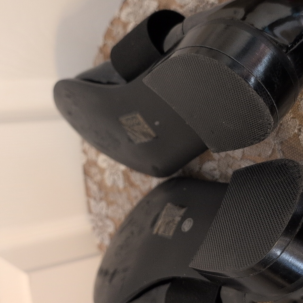 Shoes - Picture 3 of 3